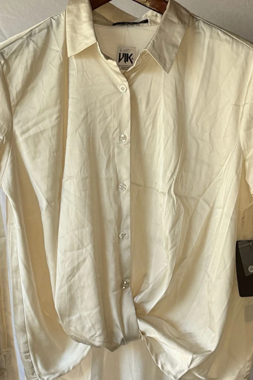 Camisa con Nudo Frente