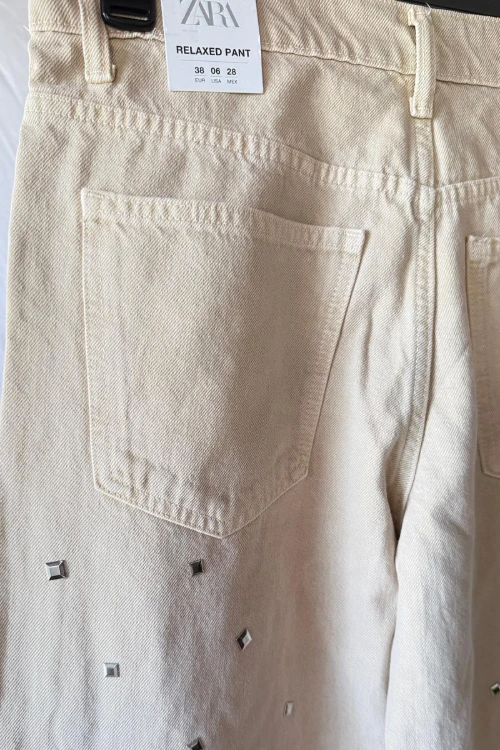 Pantalon Jeans con Remache