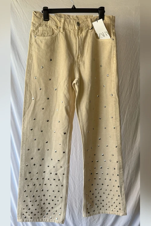 Pantalon Jeans con Remache